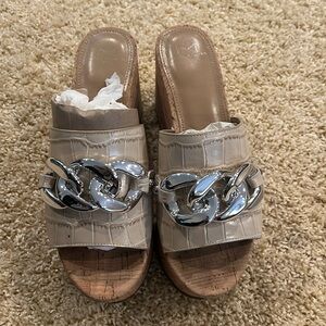 Marc Fisher Women’s Vaneda Platform Slide Sandals size 8M light natural leather
